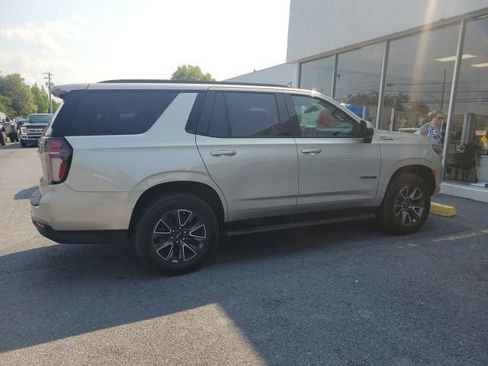 Used 2021 Chevrolet Tahoe Z71 w/ Luxury Package AWD/4WD image 2