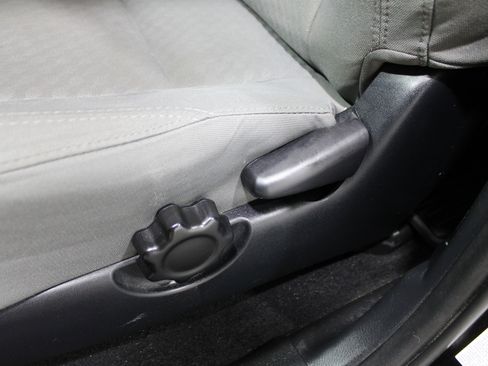 Used 2020 Toyota Tacoma SR image 4