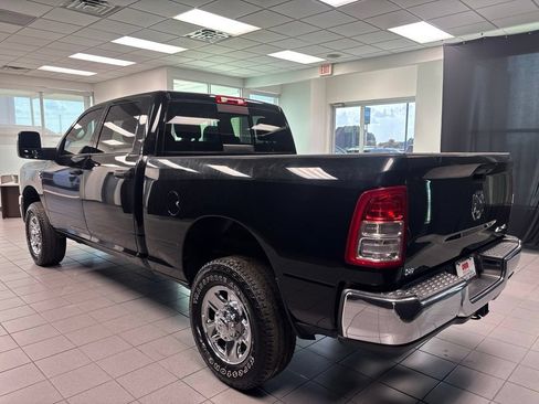 Used 2024 RAM 2500 Tradesman w/ Chrome Appearance Group AWD/4WD image 5