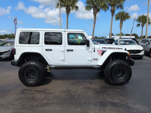 Used 2023 Jeep Wrangler Unlimited Rubicon AWD/4WD image 3