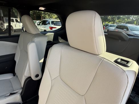 Used 2025 Lexus TX 350 AWD w/ Technology Package image 32