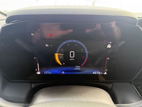 Used 2025 Chevrolet TrailBlazer RS w/ Convenience Package FWD image 13