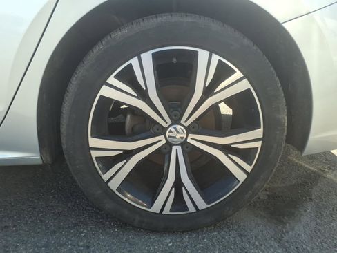 Used 2021 Volkswagen Passat 2.0T SE image 8