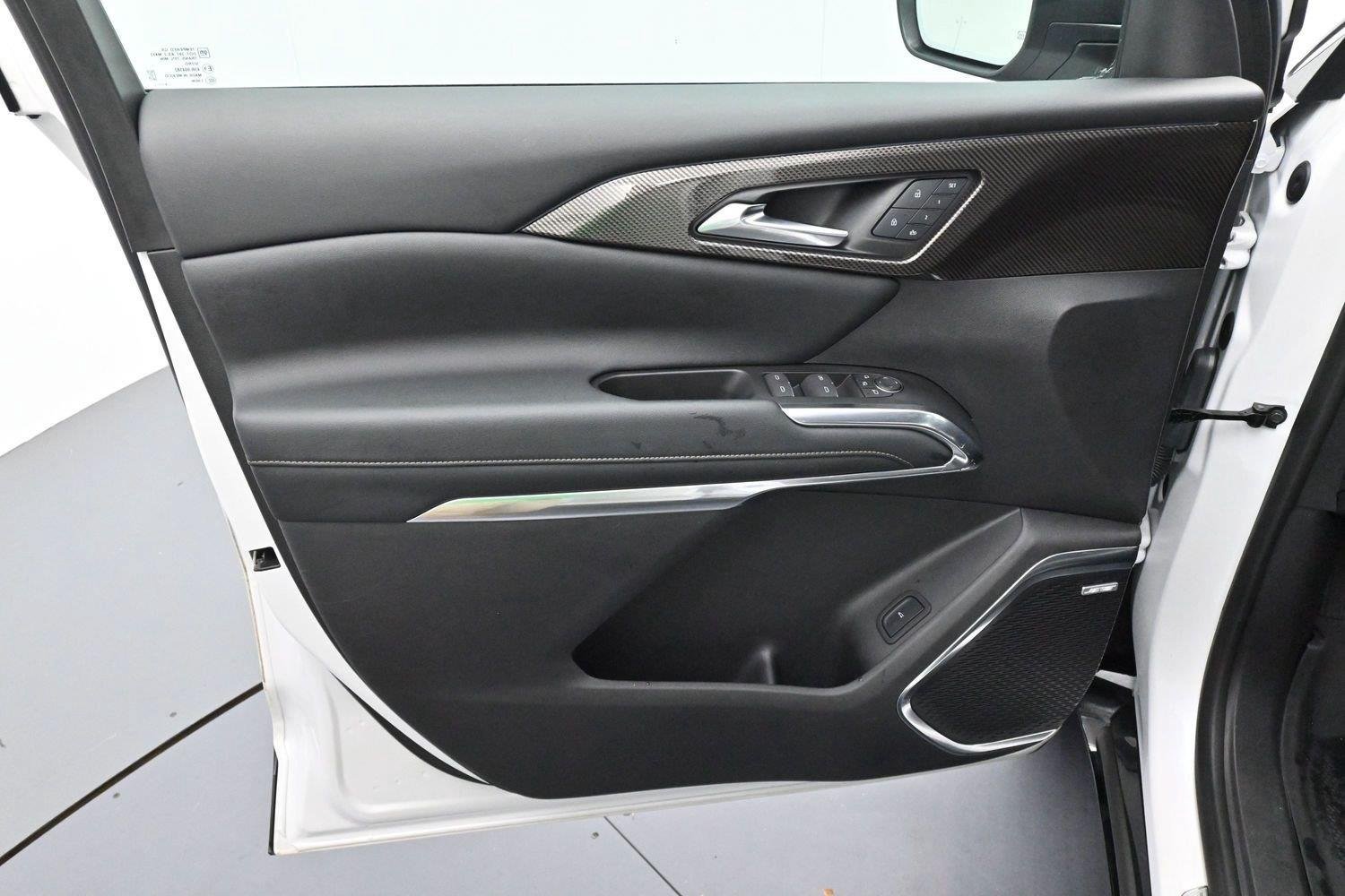 Used 2025 Chevrolet Traverse High Country FWD image 12