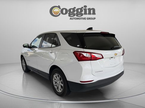 Used 2020 Chevrolet Equinox LS w/ LS Convenience Package image 3