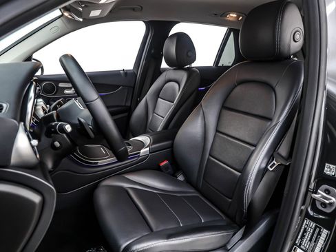 Used 2022 Mercedes-Benz GLC 300 image 17