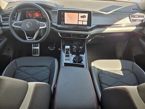 New 2026 Volkswagen Atlas Peak Edition image 14