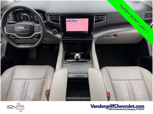Used 2024 Jeep Wagoneer Series II RWD image 10