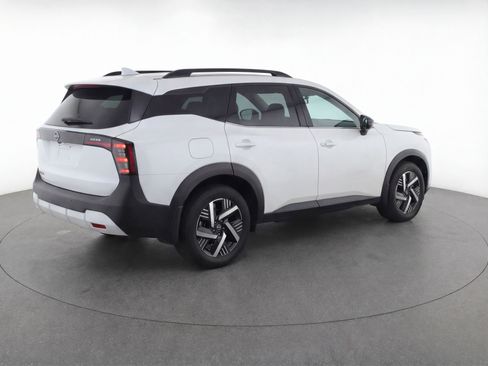 Used 2025 Nissan Kicks SV image 9