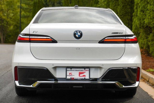 Used 2024 BMW i7 xDrive60 AWD/4WD image 17
