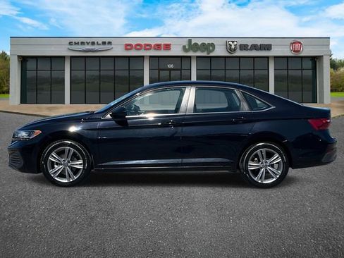 Used 2024 Volkswagen Jetta SE FWD image 7