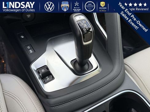 Used 2019 Jaguar E-PACE SE image 20