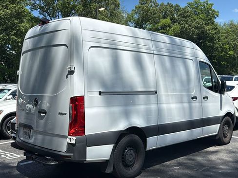 Used 2025 Mercedes-Benz Sprinter 2500 image 3