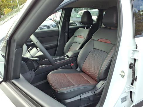 New 2026 Nissan Kicks SR image 4