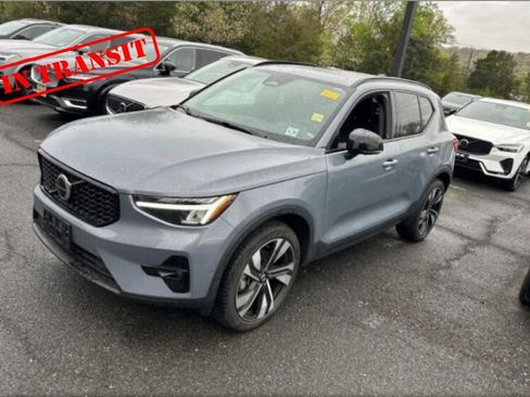 Used 2023 Volvo XC40 B5 Plus w/ Protection Package Premier AWD/4WD image 1