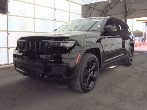 Used 2023 Jeep Grand Cherokee L Altitude image 2