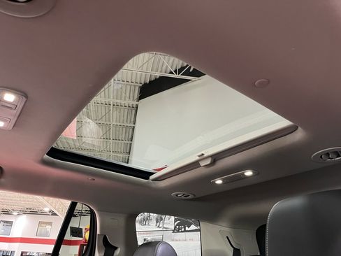 Used 2023 GMC Acadia Denali w/ Denali Ultimate Package image 15