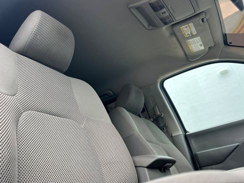 Used 2016 Nissan Frontier SV image 18