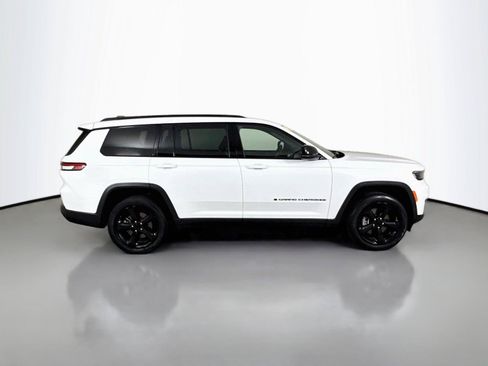 Used 2023 Jeep Grand Cherokee L Laredo AWD/4WD image 18