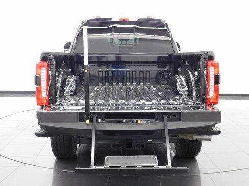 Used 2025 Ford F250 King Ranch w/ FX4 Off-Road Package image 18