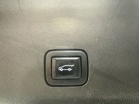 Used 2022 Chevrolet Tahoe RST w/ Luxury Package image 36