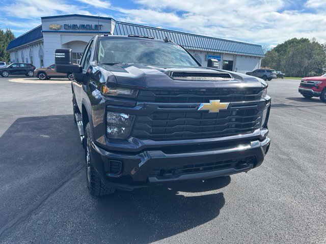 Used 2024 Chevrolet Silverado 2500 Custom w/ Custom Value Package AWD/4WD image 6