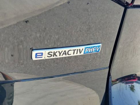 Certified 2025 MAZDA CX-70 Plug-In Hybrid w/ Premium Pkg AWD/4WD image 32
