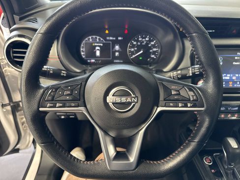 Used 2023 Nissan Kicks SR w/ SR Premium Package FWD image 18