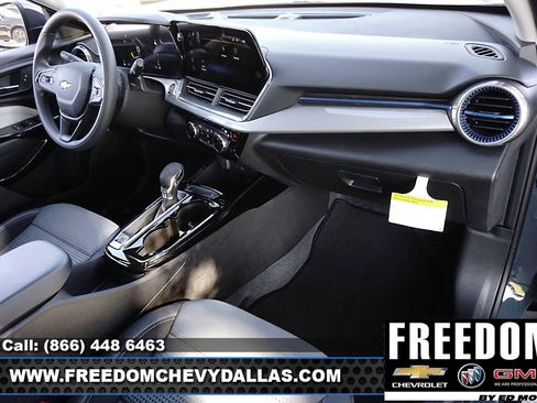 New 2026 Chevrolet Trax LT image 12