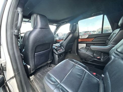 Used 2019 Lincoln Navigator L Reserve AWD/4WD image 16