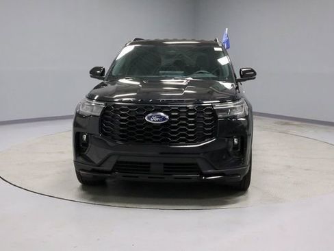 Used 2025 Ford Explorer ST-Line w/ ST-Line Street Pack image 6