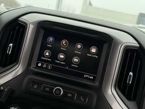 Used 2021 GMC Sierra 2500 4x4 Crew Cab w/ Gooseneck/5TH Wheel Package image 18