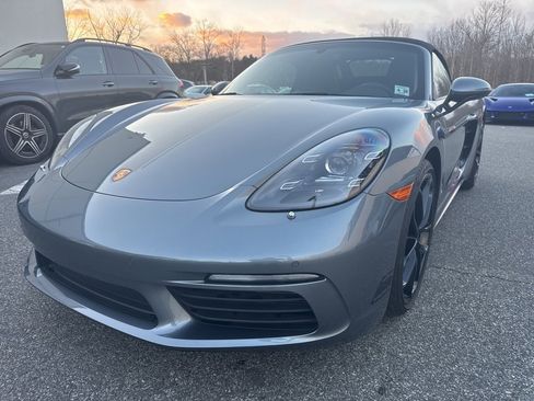 Used 2025 Porsche 718 Boxster image 4