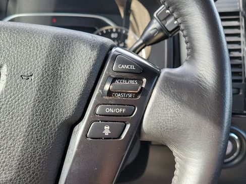 Used 2023 Nissan Titan SV w/ SV Convenience Package image 17