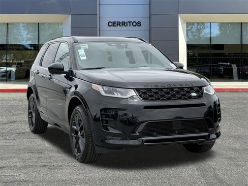 New 2025 Land Rover Discovery Sport Dynamic SE image 3