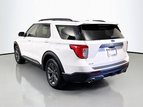 Used 2023 Ford Explorer XLT w/ Equipment Group 202A AWD/4WD image 5