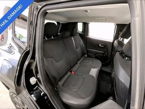Used 2017 Jeep Renegade Altitude FWD image 18