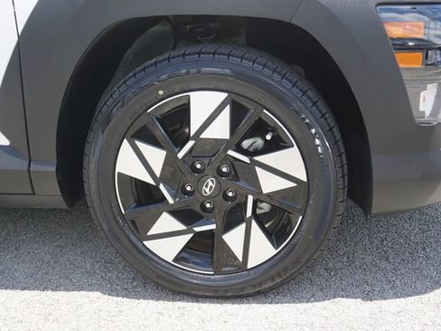 Used 2024 Hyundai Kona SEL w/ Convenience Package FWD image 11