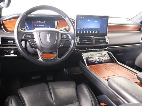 Used 2023 Lincoln Navigator L Reserve AWD/4WD image 2