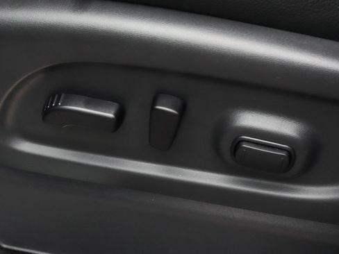 Used 2021 Nissan Titan PRO-4X w/ Pro-4x Convenience Package image 21