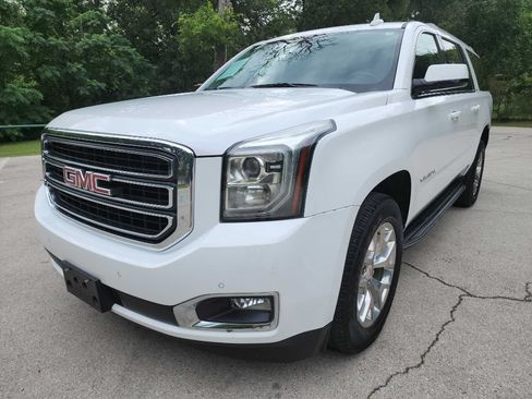 Used 2020 GMC Yukon XL SLE w/ SLE Value Package RWD image 3