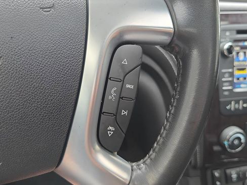 Used 2017 Chevrolet Traverse LT w/ Style and Technology Package FWD image 10