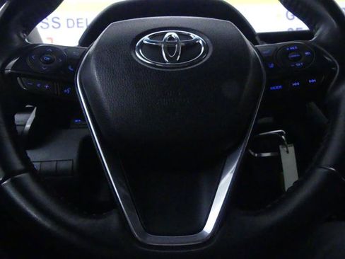Used 2019 Toyota Camry SE FWD image 14