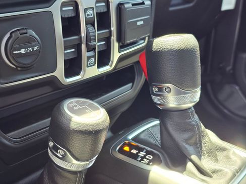 New 2026 Jeep Gladiator Sport AWD/4WD image 15