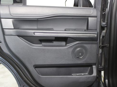 Used 2024 Ford Expedition XLT RWD image 24