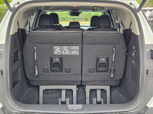 New 2026 Kia Carnival EX image 18