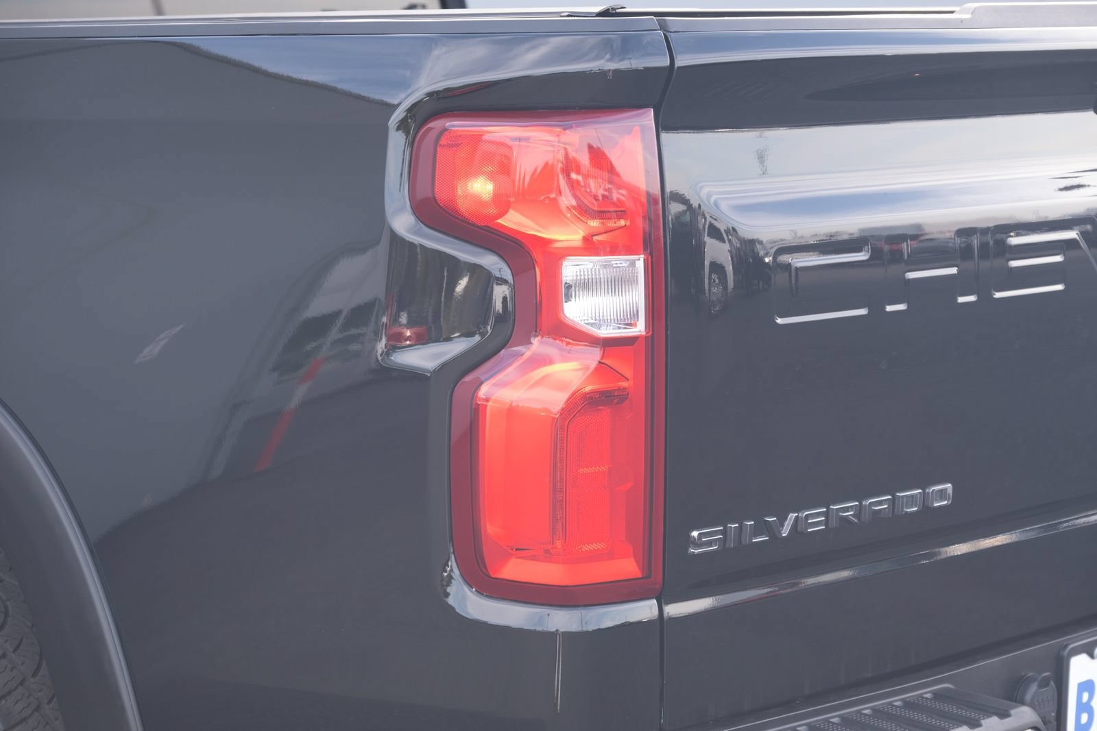 Used 2024 Chevrolet Silverado 1500 RST w/ Z71 Off-Road Package AWD/4WD image 22