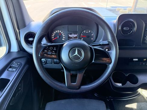 Used 2019 Mercedes-Benz Sprinter 170 Cargo image 11