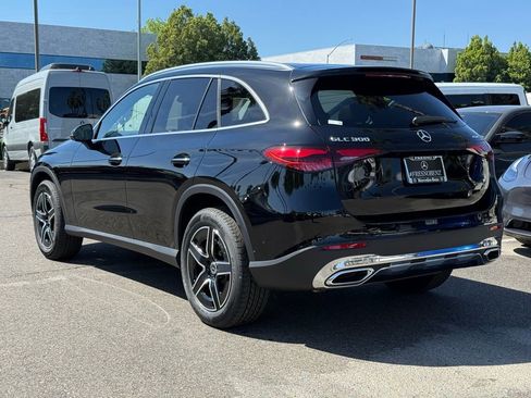 New 2026 Mercedes-Benz GLC 300 4MATIC image 9