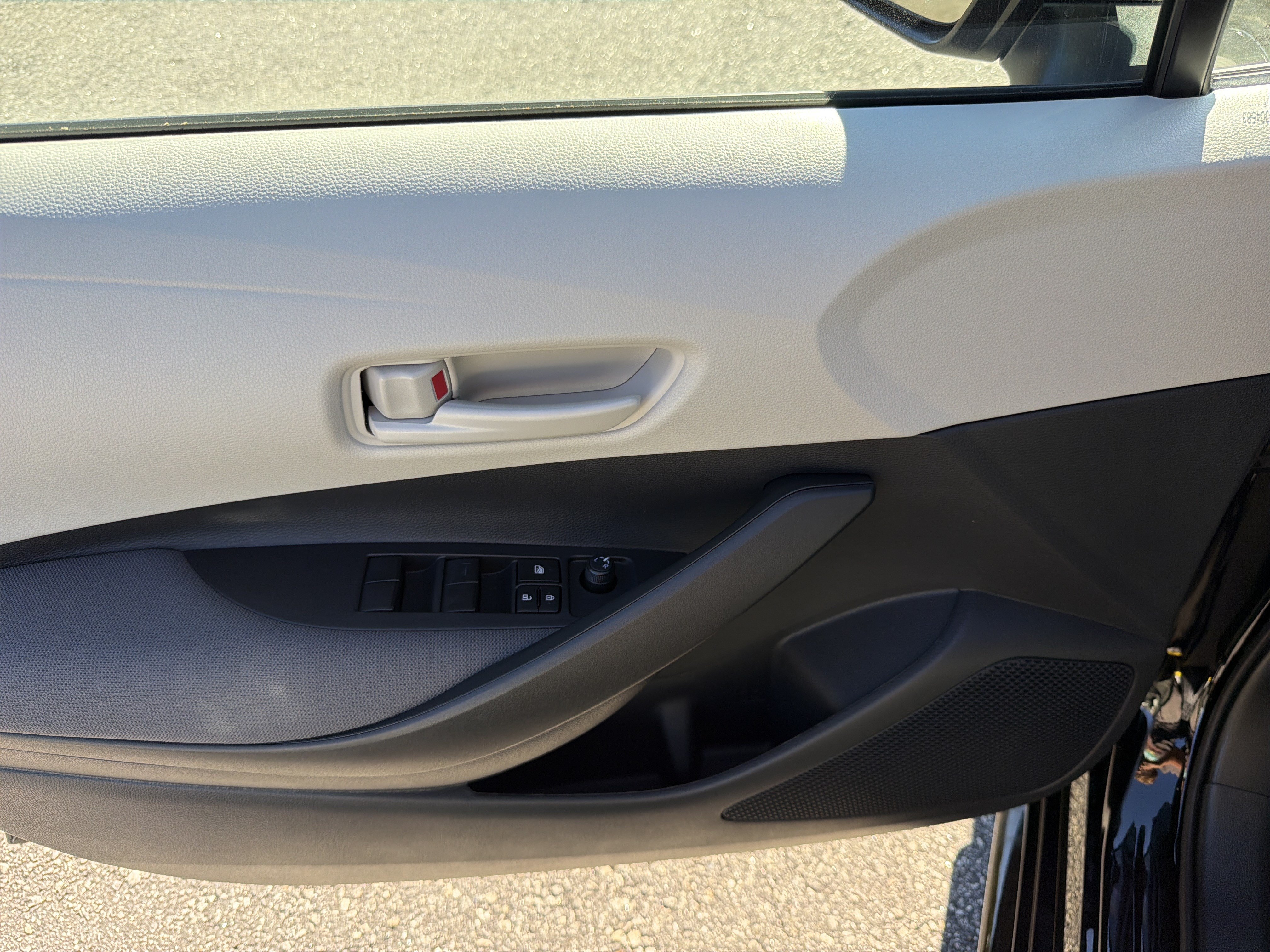 New 2027 Toyota Corolla LE FWD image 10
